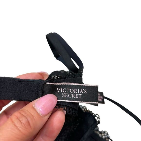 Ladies Victoria’s Secret Brand Black Lace Bralette with Underwire Size Medium - Picture 2 of 9